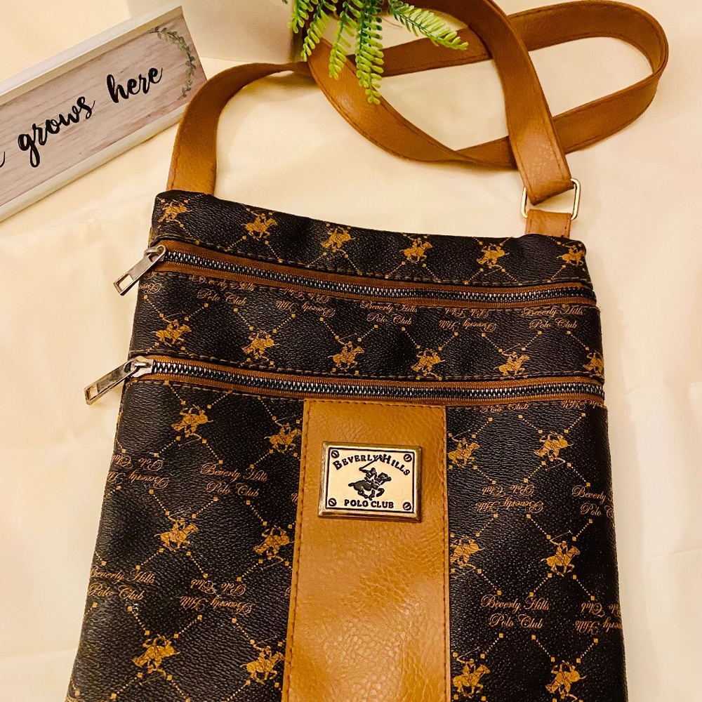 Beverly Hills Polo Club / Crossbody Purse - Excellent Condition
